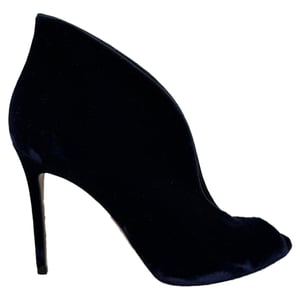 Gianvito Rossi Vamp Peep-Toe Enkellaarsjes in Nav Blue Velvet