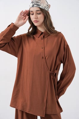 Tunic-pantalonset met strikdetail en kraag