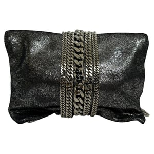 Jimmy Choo Chandra Chain Clutch Bag in zwart glanzend leer