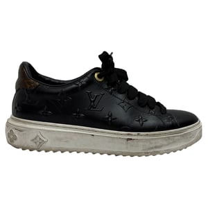 Louis Vuitton Monogram Time Out sneakers in zwart leer
