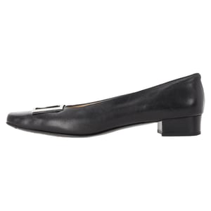Ferragamo pumps met gespdetails in zwart leer