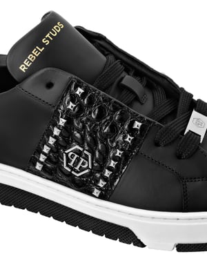 Lo-Top Sneakers