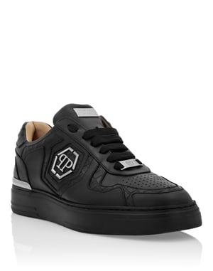 Lo-Top Sneakers
