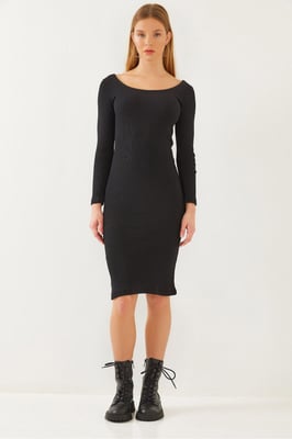 Textured Geribde Midi-jurk met Vierkante Kraag