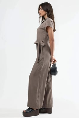 Wijd-Geschouderde Overhemdkraag Jumpsuit met Knopen