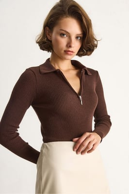 Sweater met Ritskraag