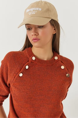 Textured Knitted Crew Neck Sweater met Knopen