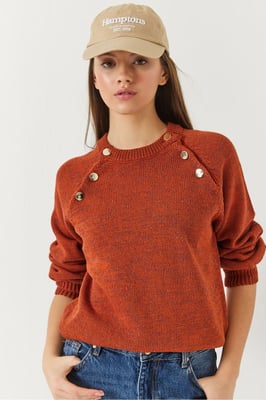 Textured Knitted Crew Neck Sweater met Knopen