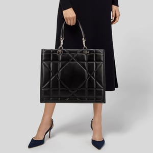 Dior Essential Grote Tote Tas
