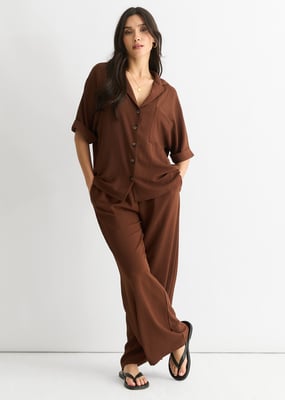 Bruin oversized shirt met luchtige pasvorm