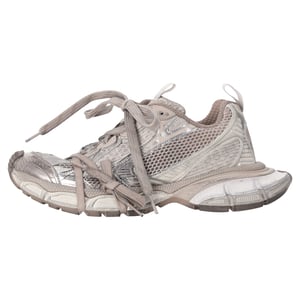 Balenciaga sneakers maat 3XL met een verwassen look in beige polyester