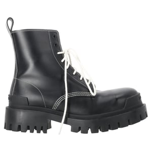 Balenciaga Stivaletti Strike Veterschoenen in Zwart Leder