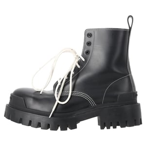 Balenciaga Stivaletti Strike Veterschoenen in Zwart Leder