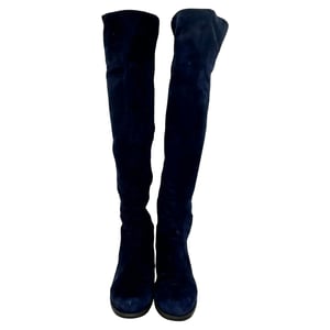 Stuart Weitzman Kniestoks in marineblauw suede