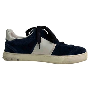 Valentino Garavani Flycrew lage sneakers in marineblauw suède