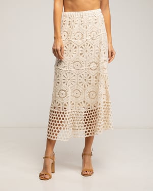 Midi-rok van gehaakt materiaal met elastische taille (o "Midi-crochetrok...")