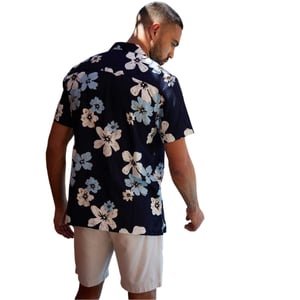 Threadbare Herenoverhemd met bloemenprint over het hele oppervlak en korte mouwen (Zwart)