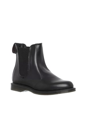 Flora Gladde, Gepolijste Chelsea Boots