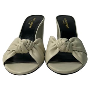 Saint Laurent Bianca Slide Sandalen in Wit Leer
