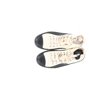 Balenciaga Rubber Cap Toe High Top Sneakers in Wit Canvas