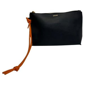 Loewe T-Knot Pouch Bag in Zwart Leer