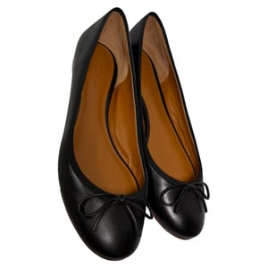 Celine Ballerina's met Strikdetails in Zwart Leer