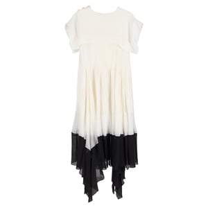 Chloé midi-jurk met vierkante kraag en plooien in wit en zwart viscose