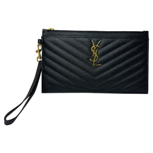 Saint Laurent Cassandre Matelassé Gevoerde Pouch in Zwart Kalfsleer
