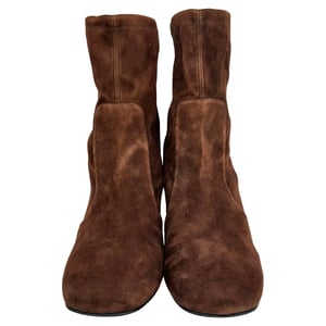 Stuart Weitzman Sleek 60 Enkellaarsjes in Bruin Suède