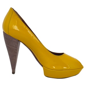 Lanvin Peep-Toe Platform Pumps in Gele Leren Lak