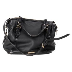 Burberry Medium Ellers geperforeerde shopper in zwart leer