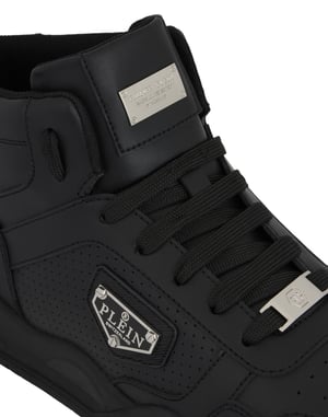Mid-Top Sneakers Street