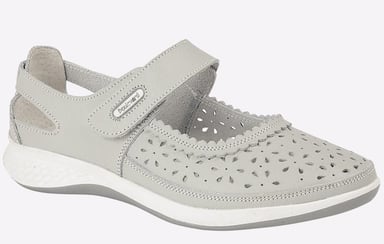 Boulevard Madison Shoes Womens