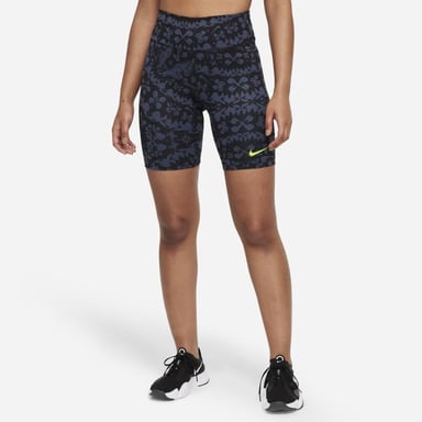Nike Women's Black 'Recreation Club' Mid-rise 7" Shorts