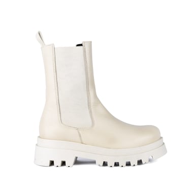 Maria Barcelo Chelsea Boot In White