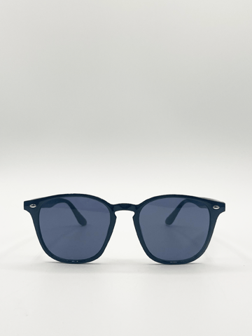 Rounded wayfarer style sunglasses