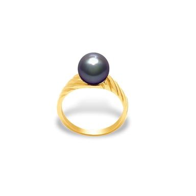 Ring van geelgoud (375/1000) met zwarte zoetwaterparel.