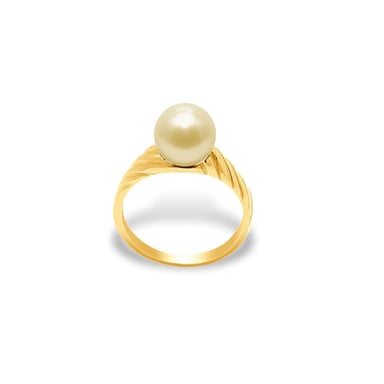 Ring van geelgoud (375/1000) met goudkleurige zoetwaterparel.