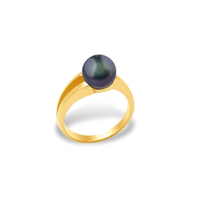 Ring van geelgoud (375/1000) met zwarte zoetwaterparel.
