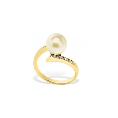 Ring van 375/1000 geelgoud met diamanten en goudkleurige zoetwaterparel.
