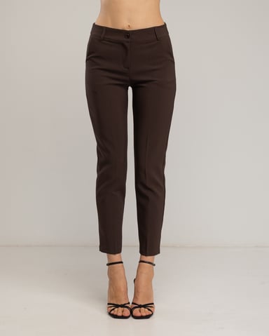 Recht, nauwsluitende nette broek