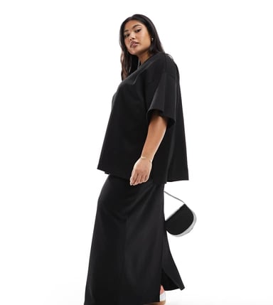 ASOS EDITION Curve premium tungvikts texturerad jersey kolonn maxikjol i svart