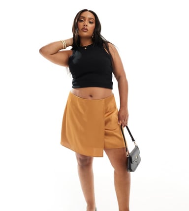ASOS DESIGN Curve satin omlott minikjol i gyllene skymning