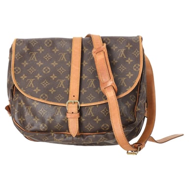 Louis Vuitton Saumur 35 Messenger Bag in bruin gecoat canvas