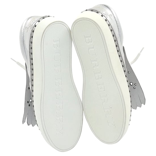 Burberry Kiltie Franje Detail Slip-On Sneakers Metallic Zilveren Leer - Image 6
