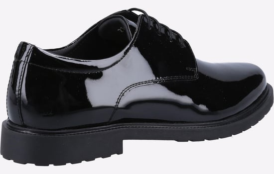 Hush Puppies Verity Slip On Leren Damesschoenen Met Lakleren Zwarte Brogues. - Image 3