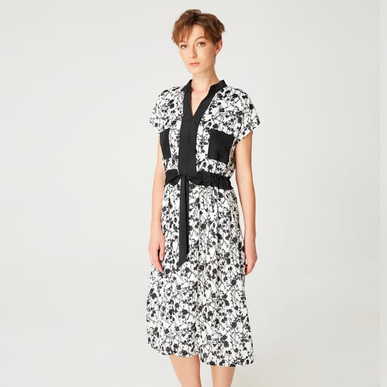 Bi-materiële kleding met monochrome bloemenprint en trekkoordriem - Image 2