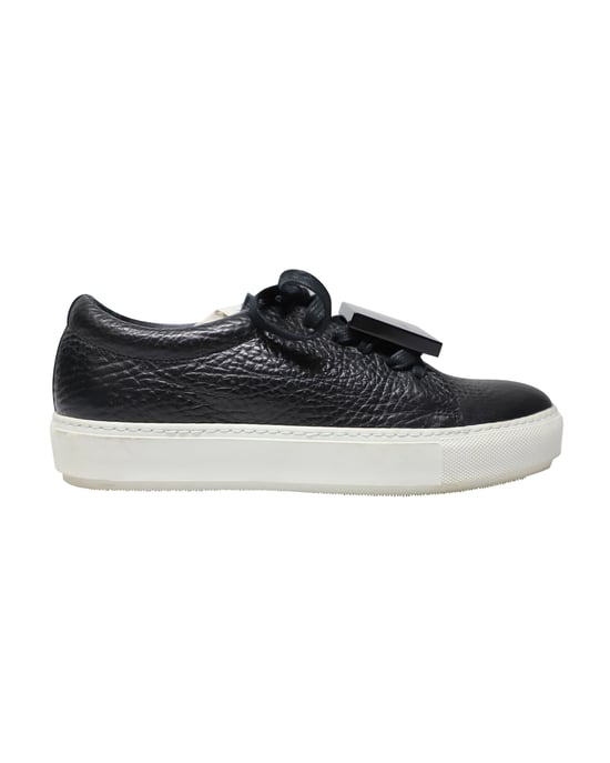Acne Studios Adriana Lage Sneakers in Zwart Kalfsleer - Image 1