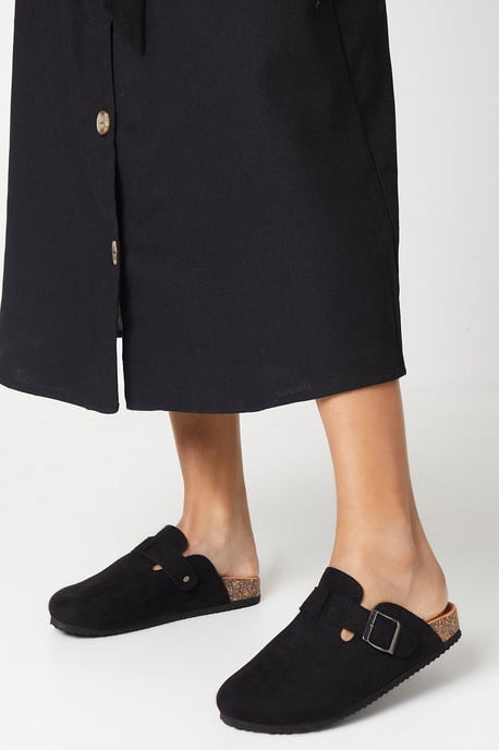 Faith: Habba Closed Toe Footbed Mules