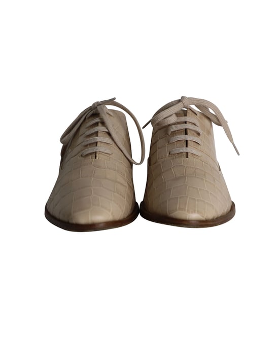 Alexander Wang Ingrid Croc-Embossed Oxfords in Beige Kalfsleer - Image 2